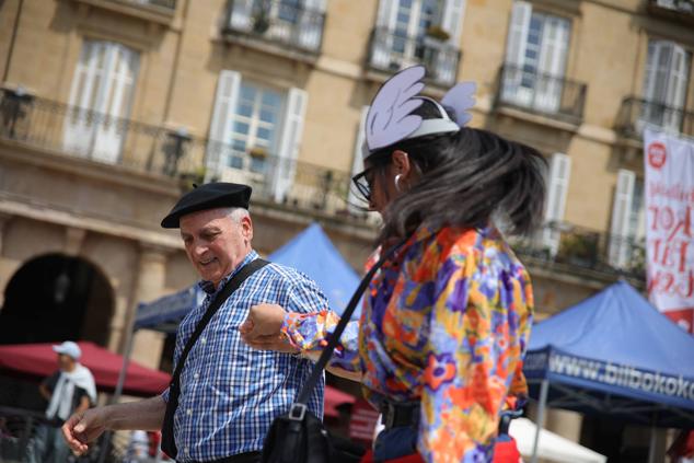 Fotos: Las comparsas de Bilbao calientan motores para la Aste Nagusia