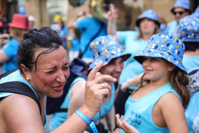 Fotos: Las comparsas de Bilbao calientan motores para la Aste Nagusia