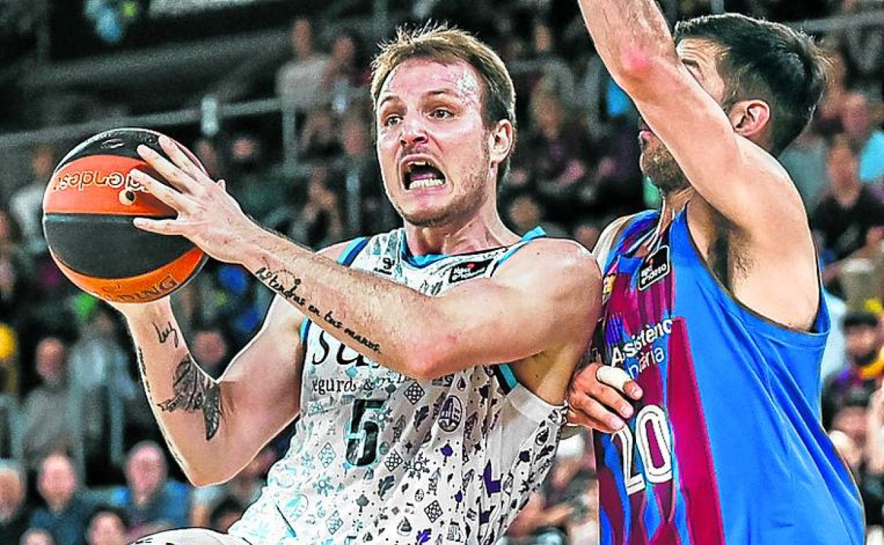 Rafa Luz volverá a dirigir al Bilbao Basket contra el Betis. 