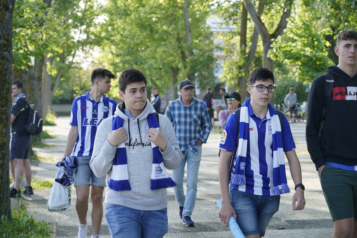 Fotos: El alavesismo arropa a su equipo