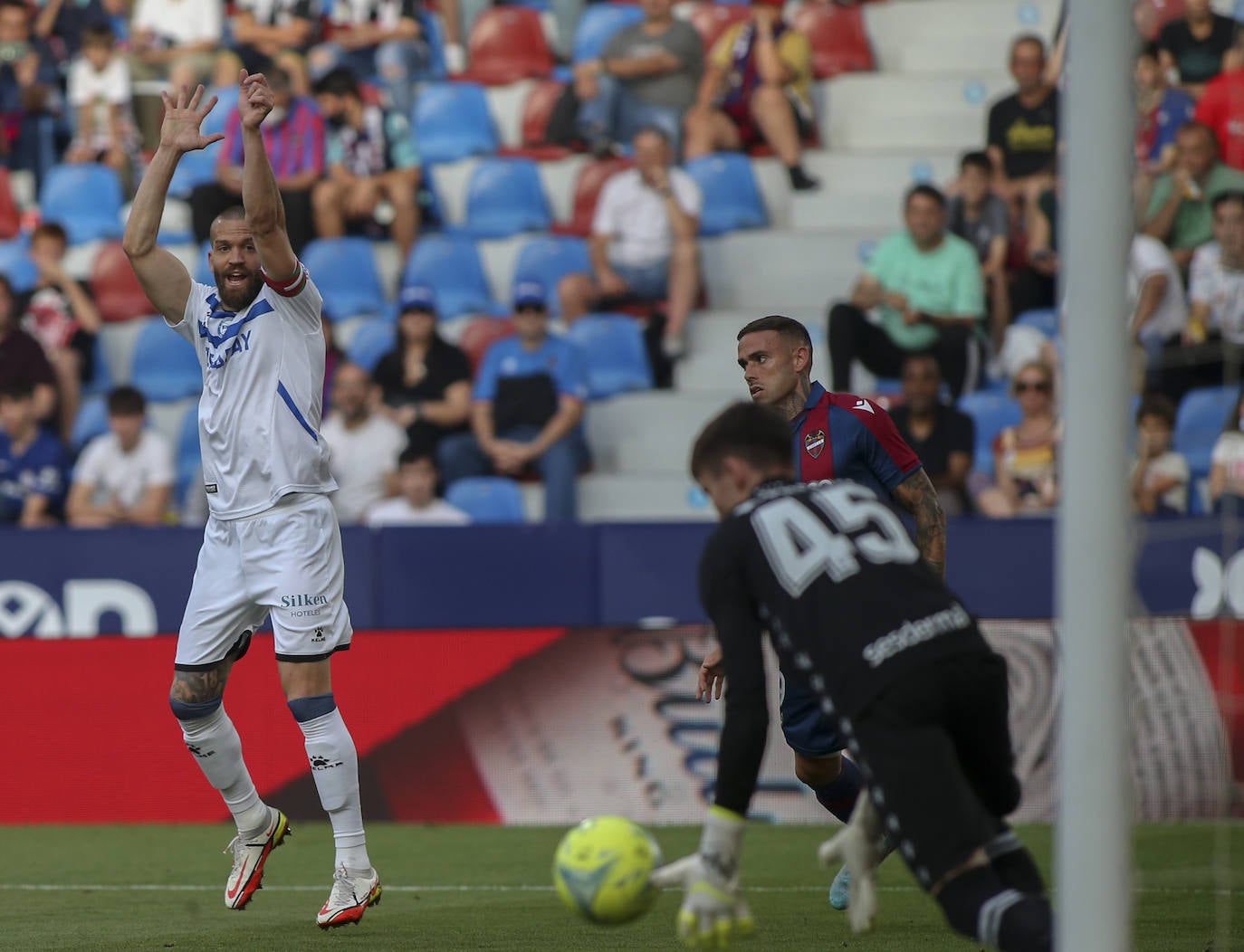 Fotos: Levante - Alavés, en imágenes