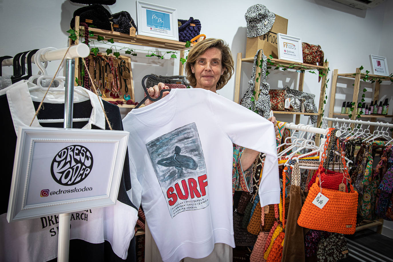 Fotos: Una tienda con diez firmas de mujeres artesanas abre sus puertas frente al Museo de Bellas Artes
