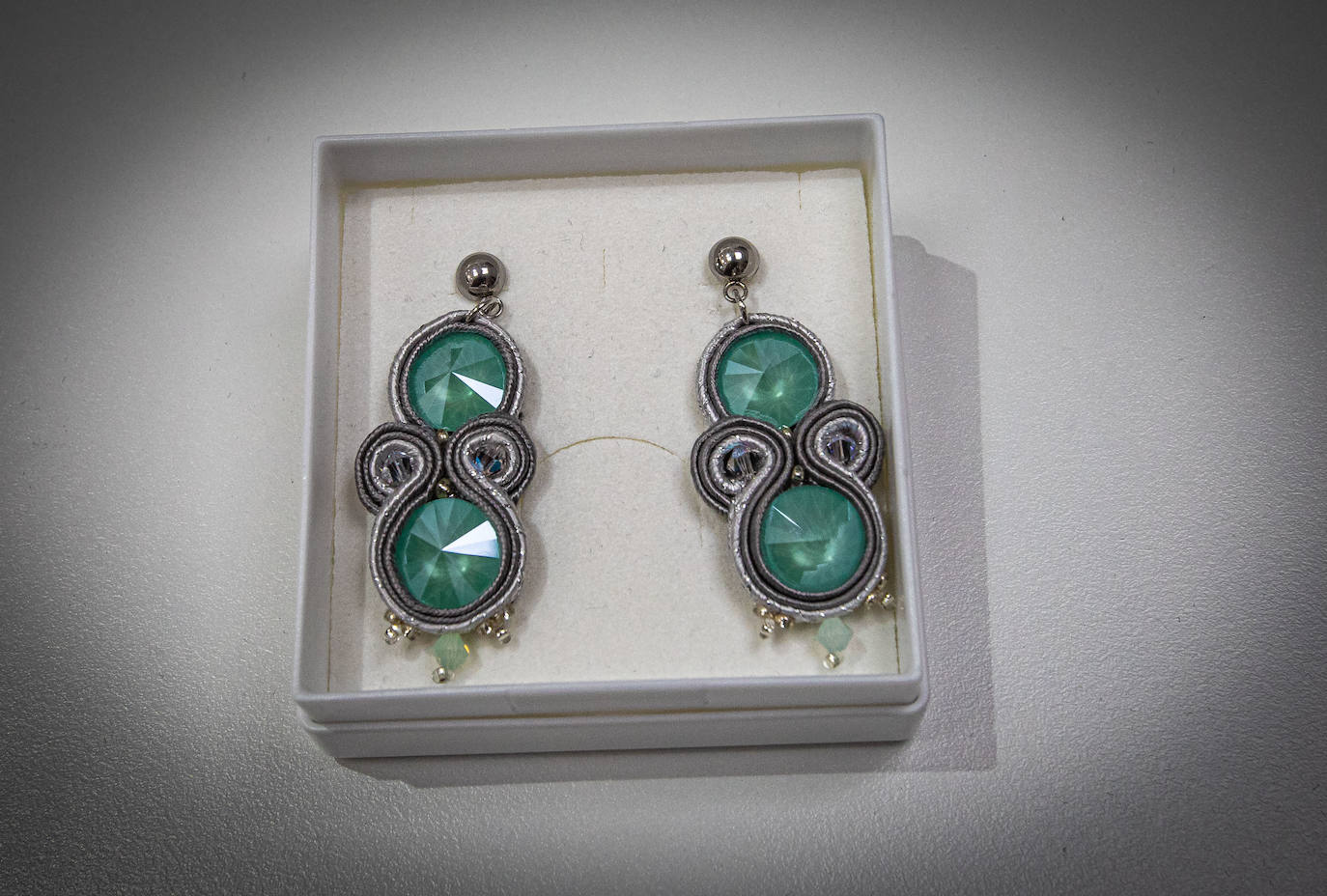 Fotos: Una tienda con diez firmas de mujeres artesanas abre sus puertas frente al Museo de Bellas Artes