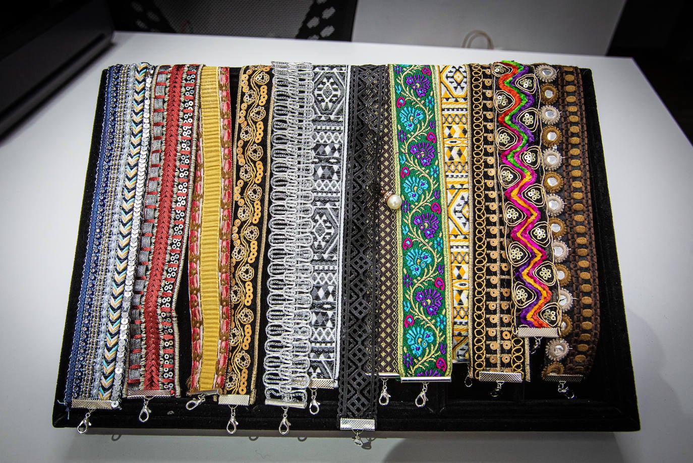 Fotos: Una tienda con diez firmas de mujeres artesanas abre sus puertas frente al Museo de Bellas Artes