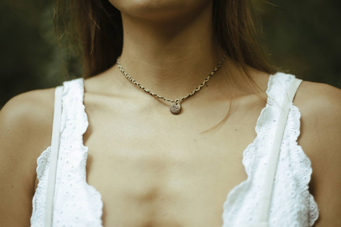 Fotos: Una profesora de Algorta crea originales jarrones inspirados en las historias de sus alumnos