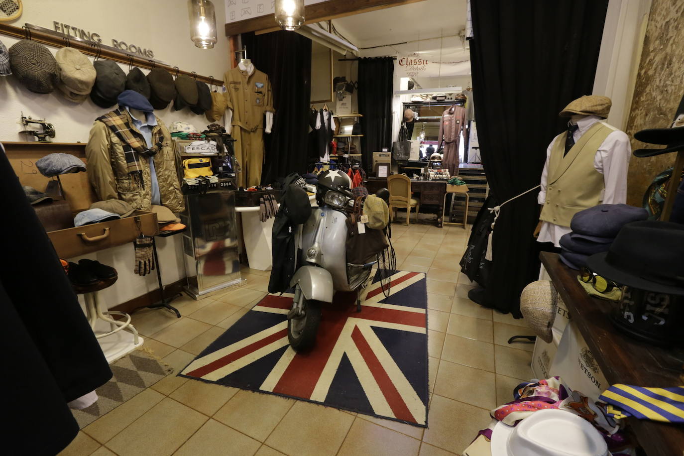 Fotos: La tienda retro de Getxo en la que crear los chalecos más especiales