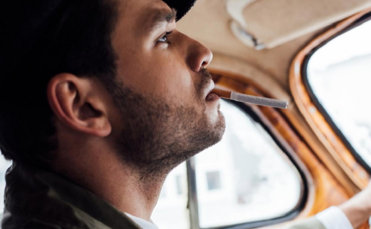 DGT: Las claves para no distraerse al volante