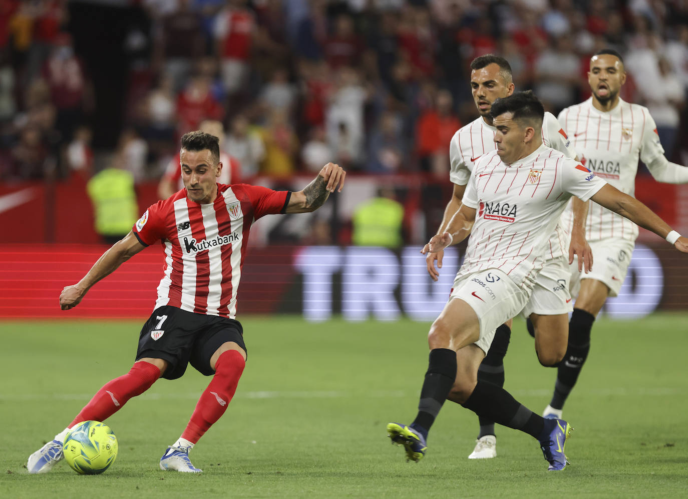 Fotos: Las mejores imágenes entre el Sevilla y el Athletic