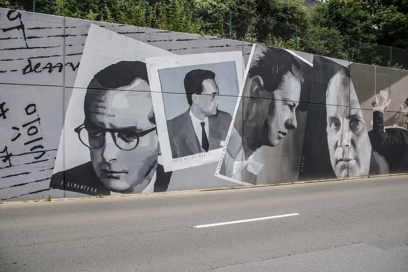 Fotos: El barrio de Olabeaga en Bilbao luce un mural de más de 100 metros que conmemora el centenario de la BOS