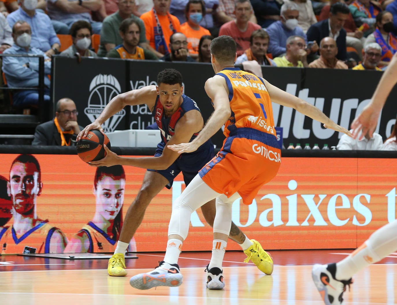 Fotos: Las mejores imágenes del Valencia - Baskonia