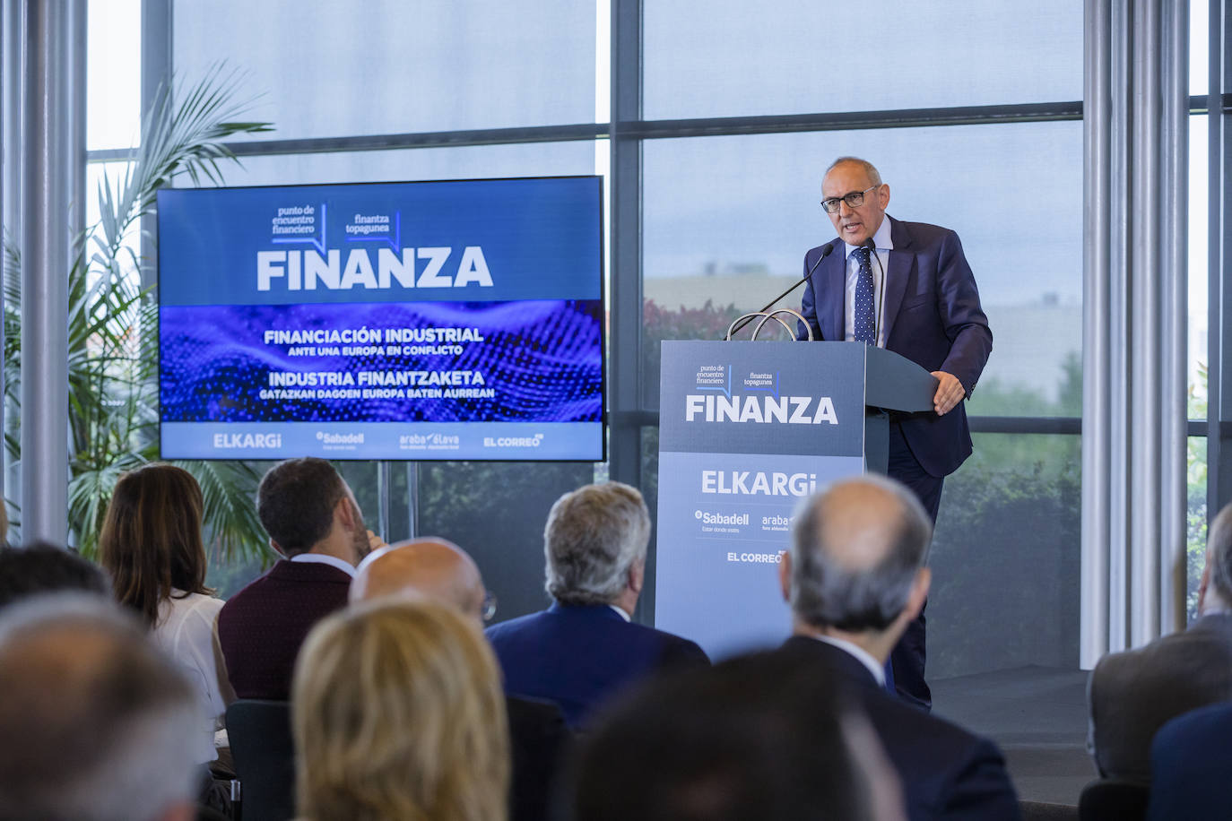 Fotos: El Parque Tecnológico de Álava, escenario del Foro Finanza