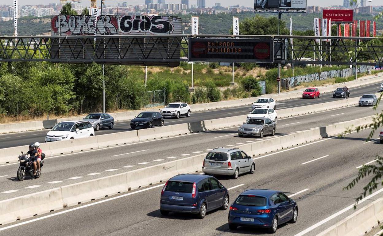 DGT: Multas de Tráfico: Los 'dientes de dragón' de la DGT para evitar multas por exceso de velocidad