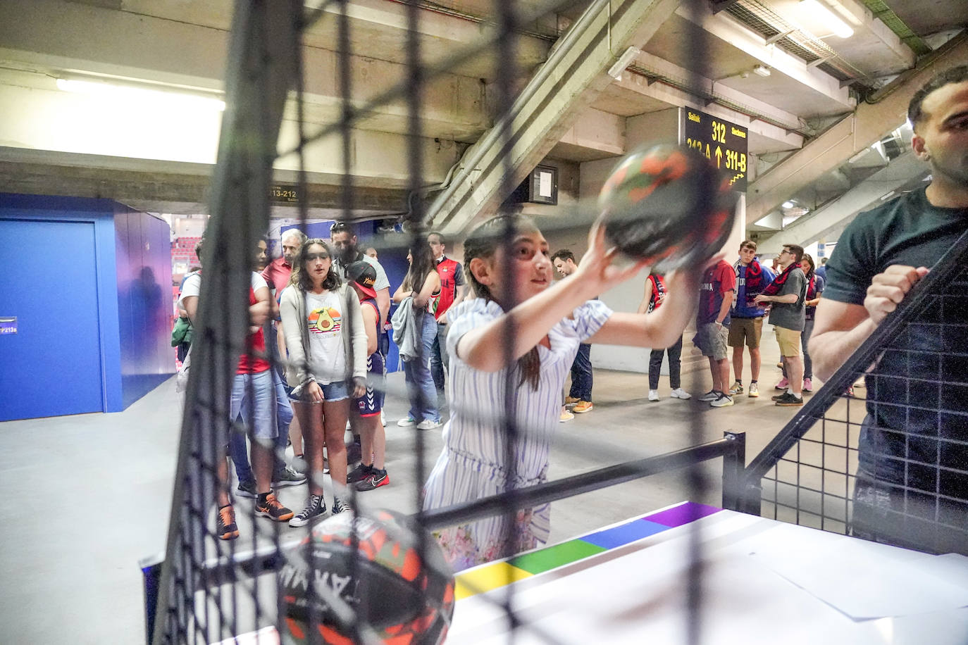 Fotos: Gran ambiente en el Buesa Arena