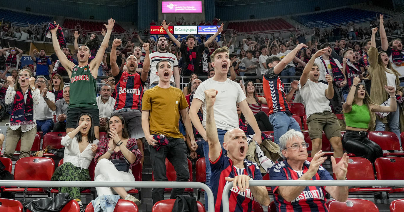 Fotos: Gran ambiente en el Buesa Arena