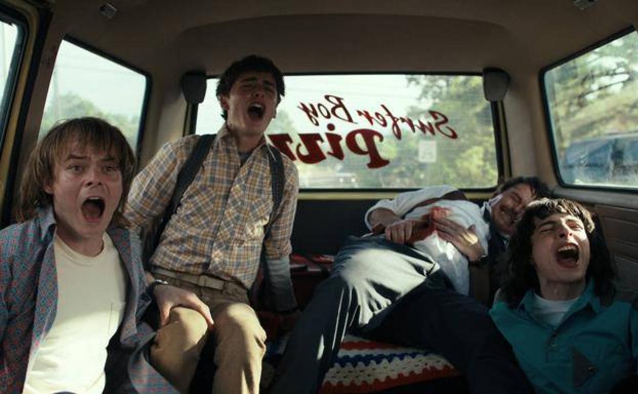 Jonathan, Will, y Mike, gritando aterrorizados.