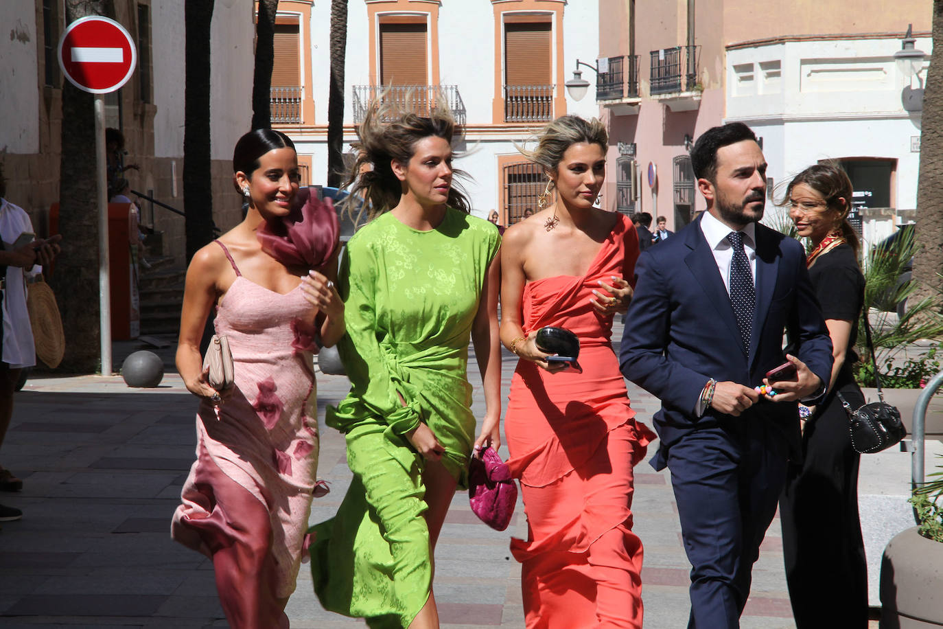 Fotos: Los looks más elegantes de las invitadas a la boda de Marta Lozano