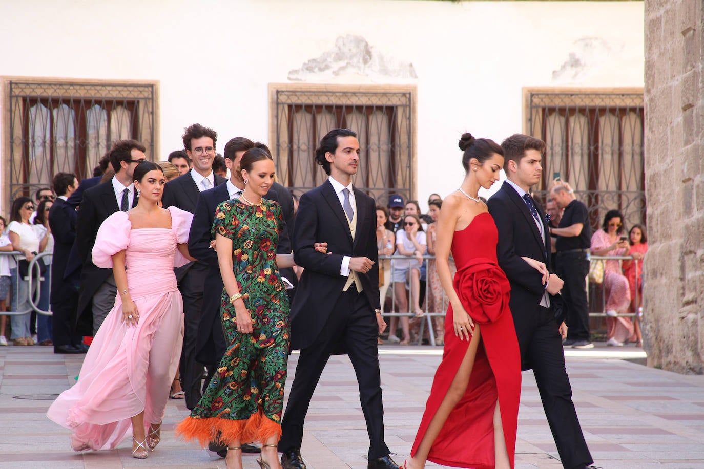 Fotos: Los looks más elegantes de las invitadas a la boda de Marta Lozano