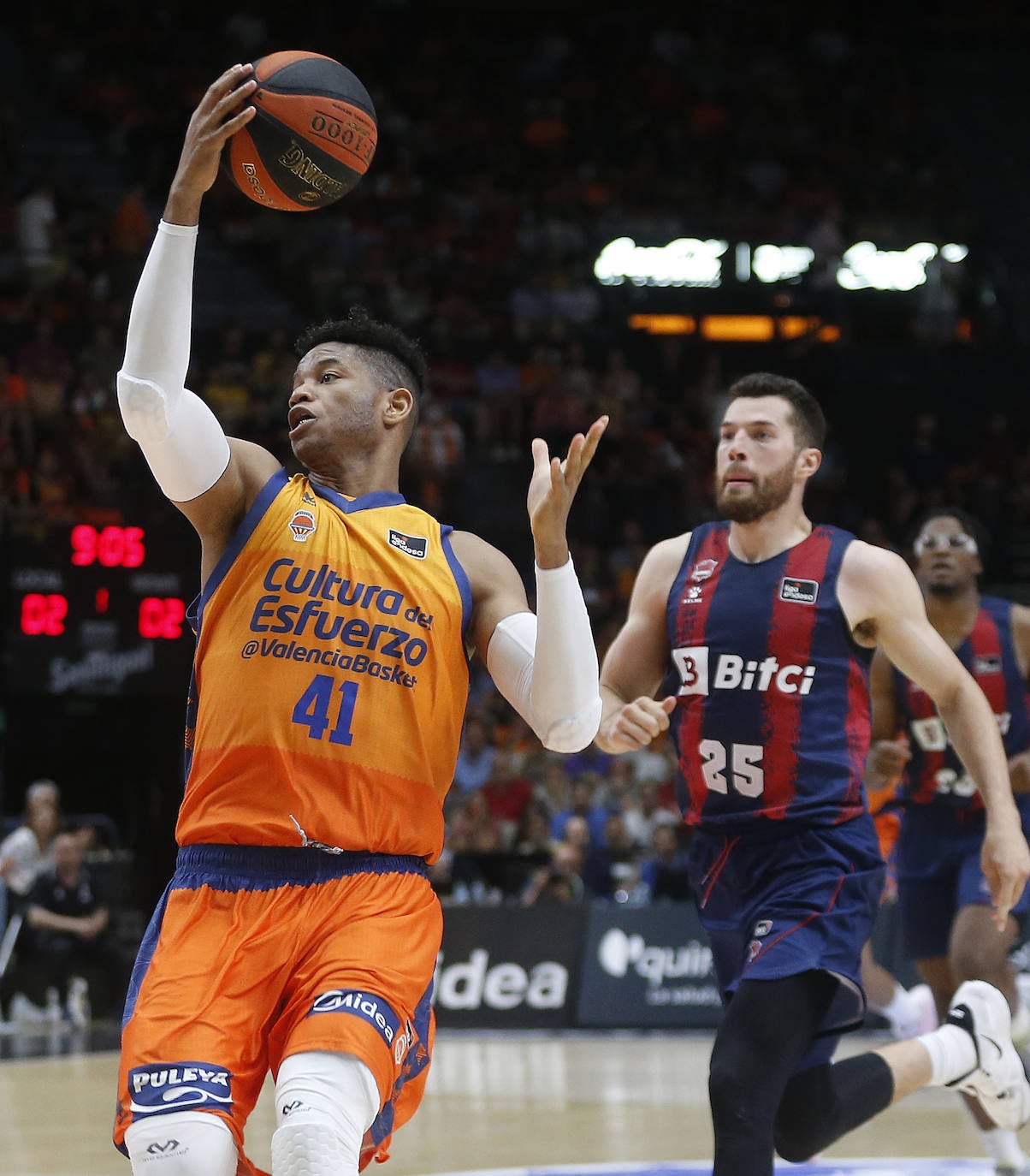 Fotos: Las mejores imágenes del Valencia - Baskonia