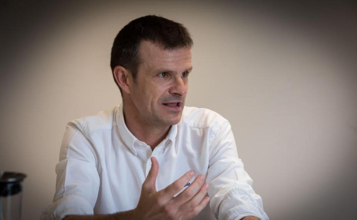 Jon Uriarte: «Solo soy precandidato y ya me están haciendo la oposición»