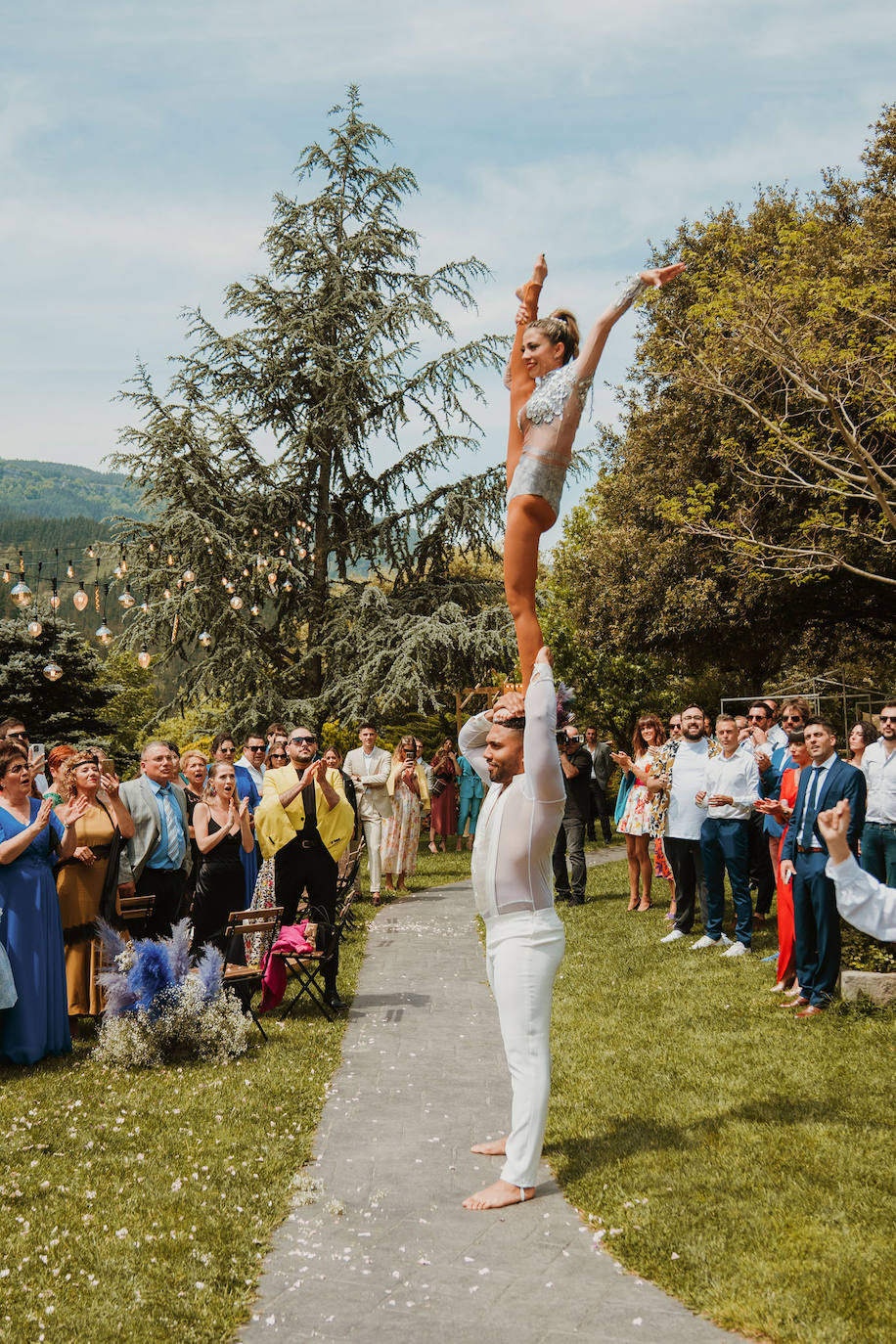 Fotos: La boda circense de Isma, de &#039;El Conquistador del Caribe&#039;, e Iraia en el Valle de Arratia