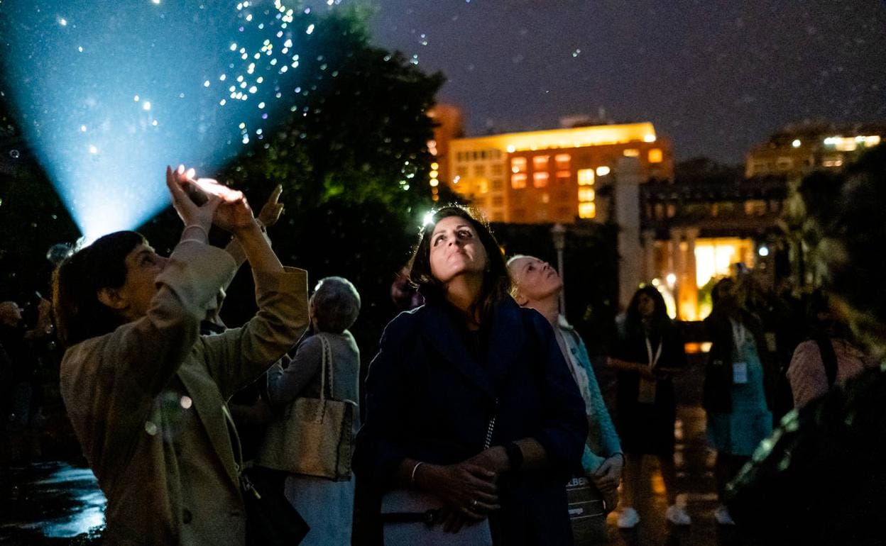 Los fuegos artificiales orgánicos volverán a sobrevolar esta noche Doña Casilda