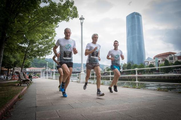 Fotos: Compañerismo y deporte por las calles de Bilbao