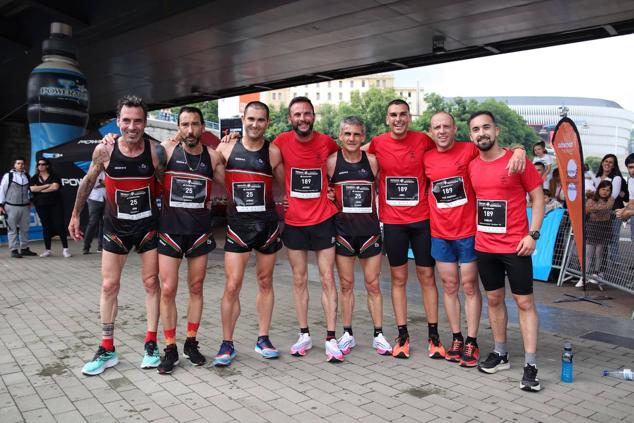 Fotos: Compañerismo y deporte por las calles de Bilbao