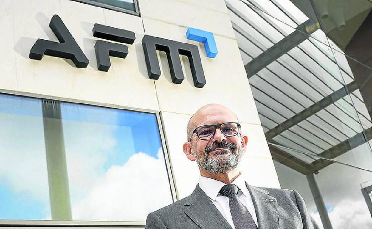 José Pérez Berdud, en la sede de la asociación de fabricantes de máquina-herramienta. 