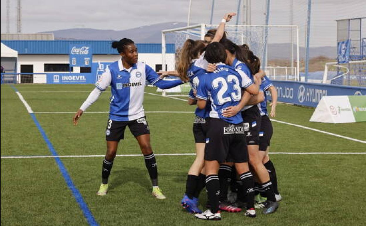 Celebración de un gol de las Gloriosas esta temporada en Ibaia