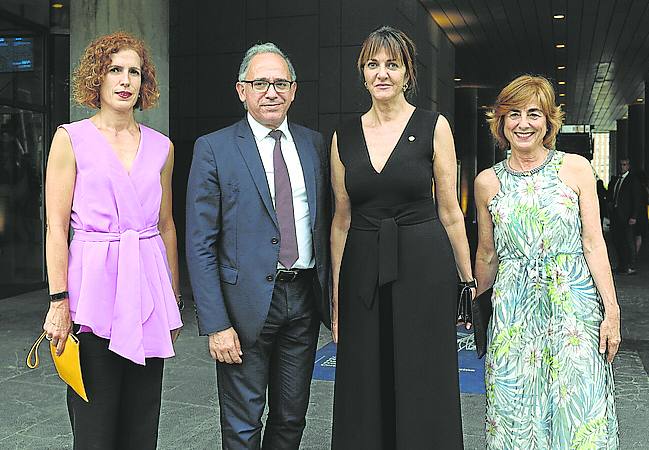 Amaia Esquisabel, Adolfo Morais, Idoia Mendia y Cristina Uriarte. 