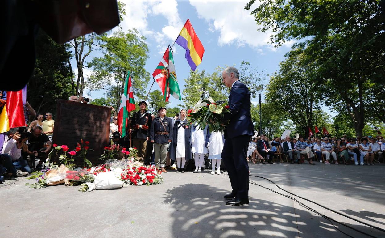 Bilbao se une para homenajear a los caídos en la defensa de la Villa en su 85 aniversario