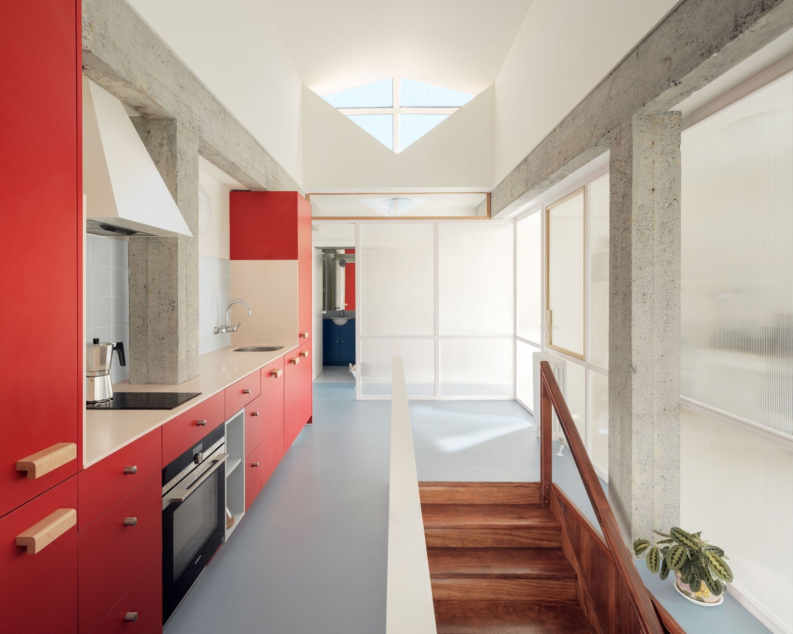 Fotos: La casa agrícola de una familia en Loiu convertida en dos viviendas para un matrimonio y su hija