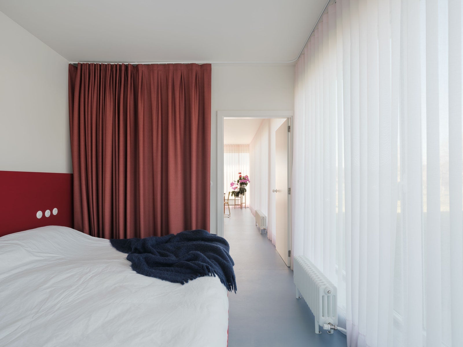 Fotos: La casa agrícola de una familia en Loiu convertida en dos viviendas para un matrimonio y su hija