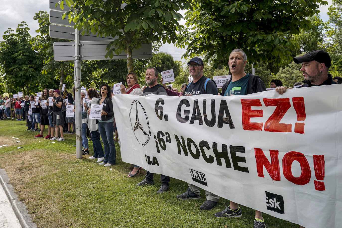 Fotos: La huelga en Mercedes arranca sin incidentes y con «gran respaldo de la plantilla», dicen los sindicatos