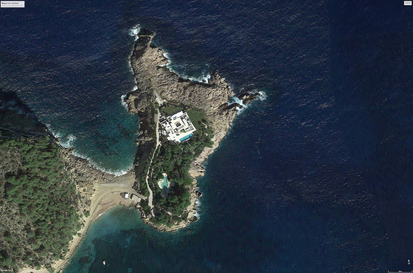 Isla Sa Ferradura, Ibiza. Pertenece al multimillonario ruso Mikhail Prokhorov y tiene 35.000 metros cuadrados.