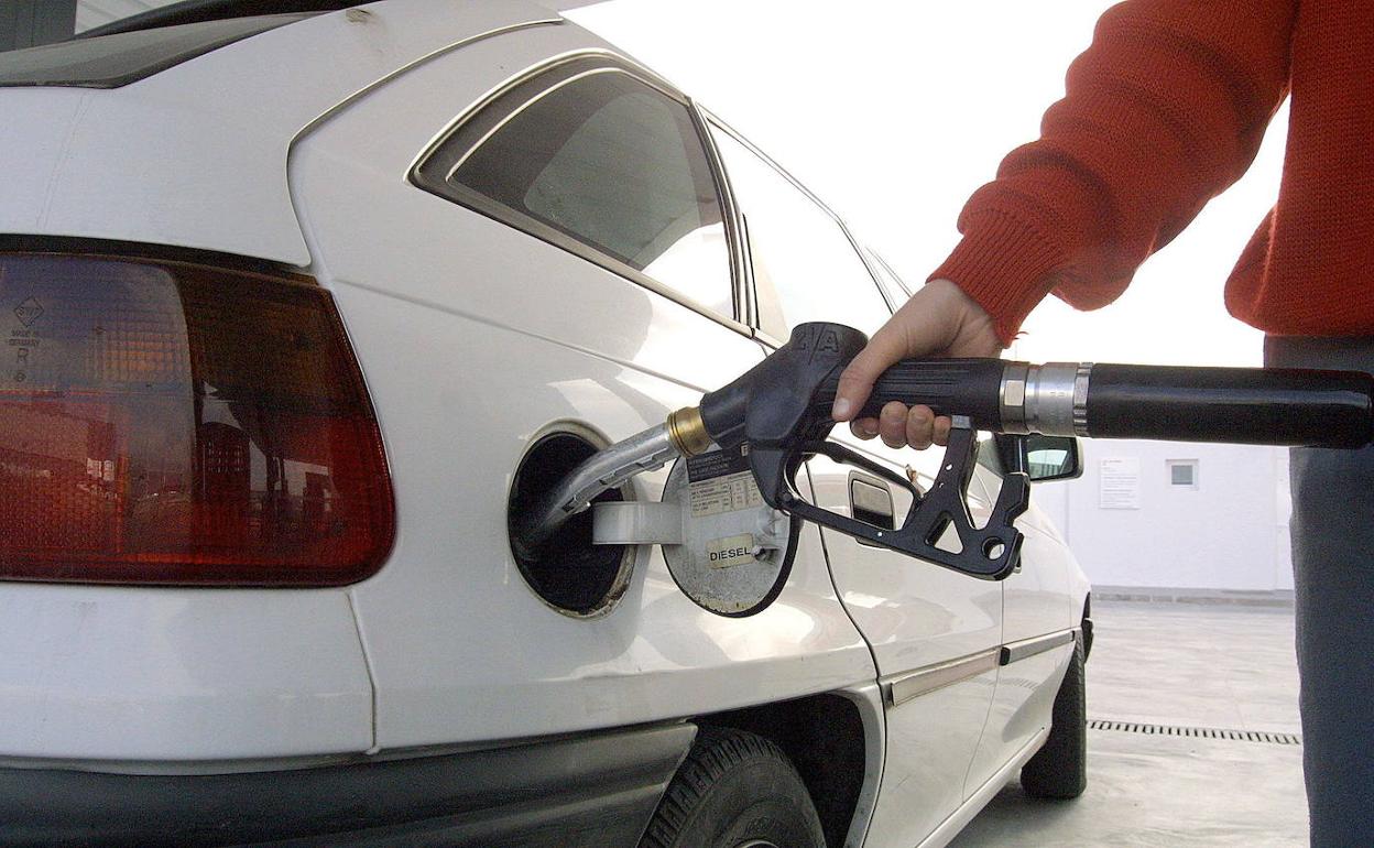 ¿Gasolina a 3 euros el litro tras el verano?