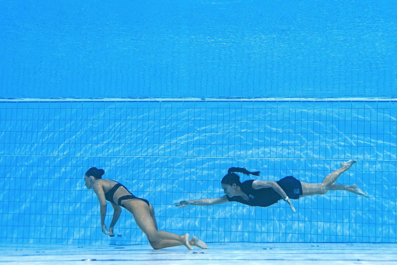 Fotos: Así fue el rescate de una nadadora de morir ahogada en una piscina en el Mundial de Bubapest