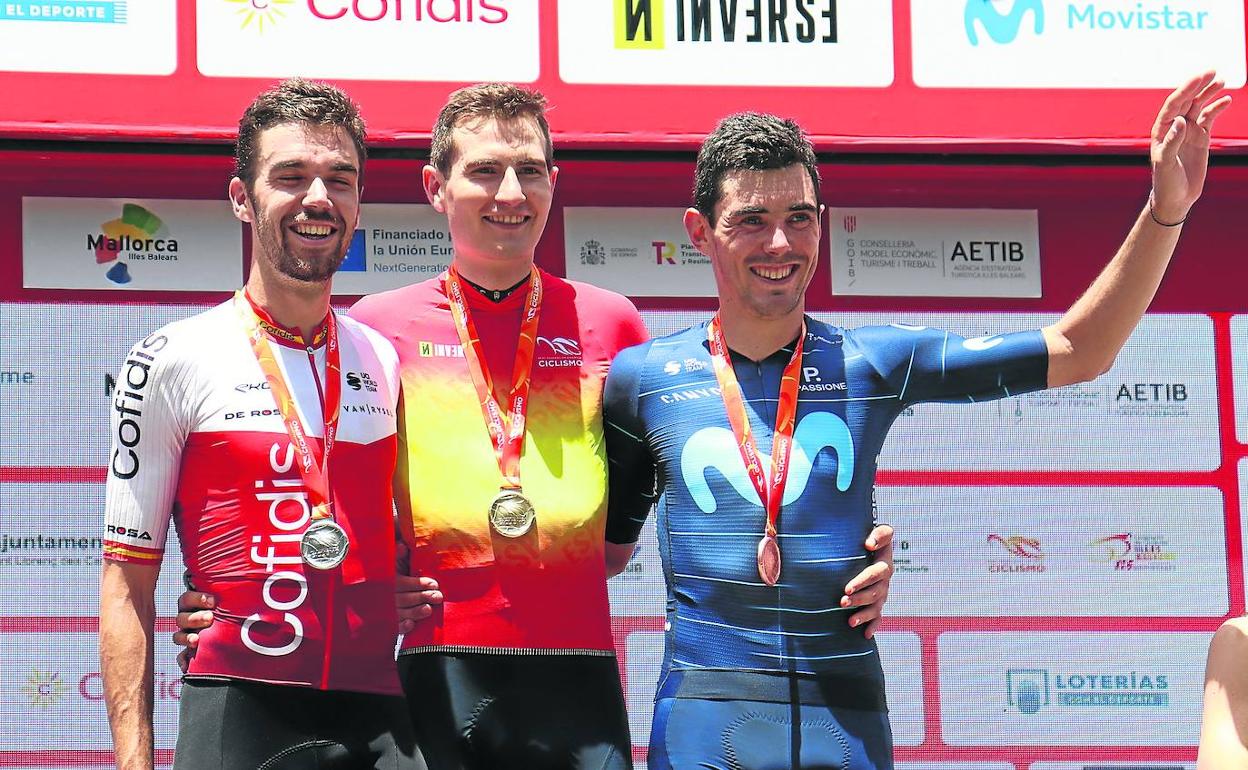 Herrada (plata), Rodríguez (oro) y el guipuzcoano Aranburu (bronce), ayer en el podio de Mallorca. 