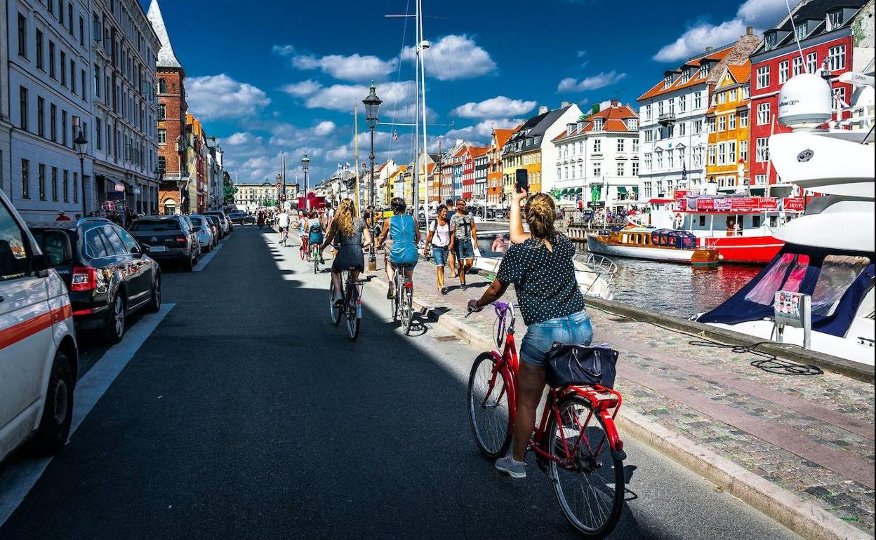 Copenhague es una ciudad diseñada para las bicicletas. 