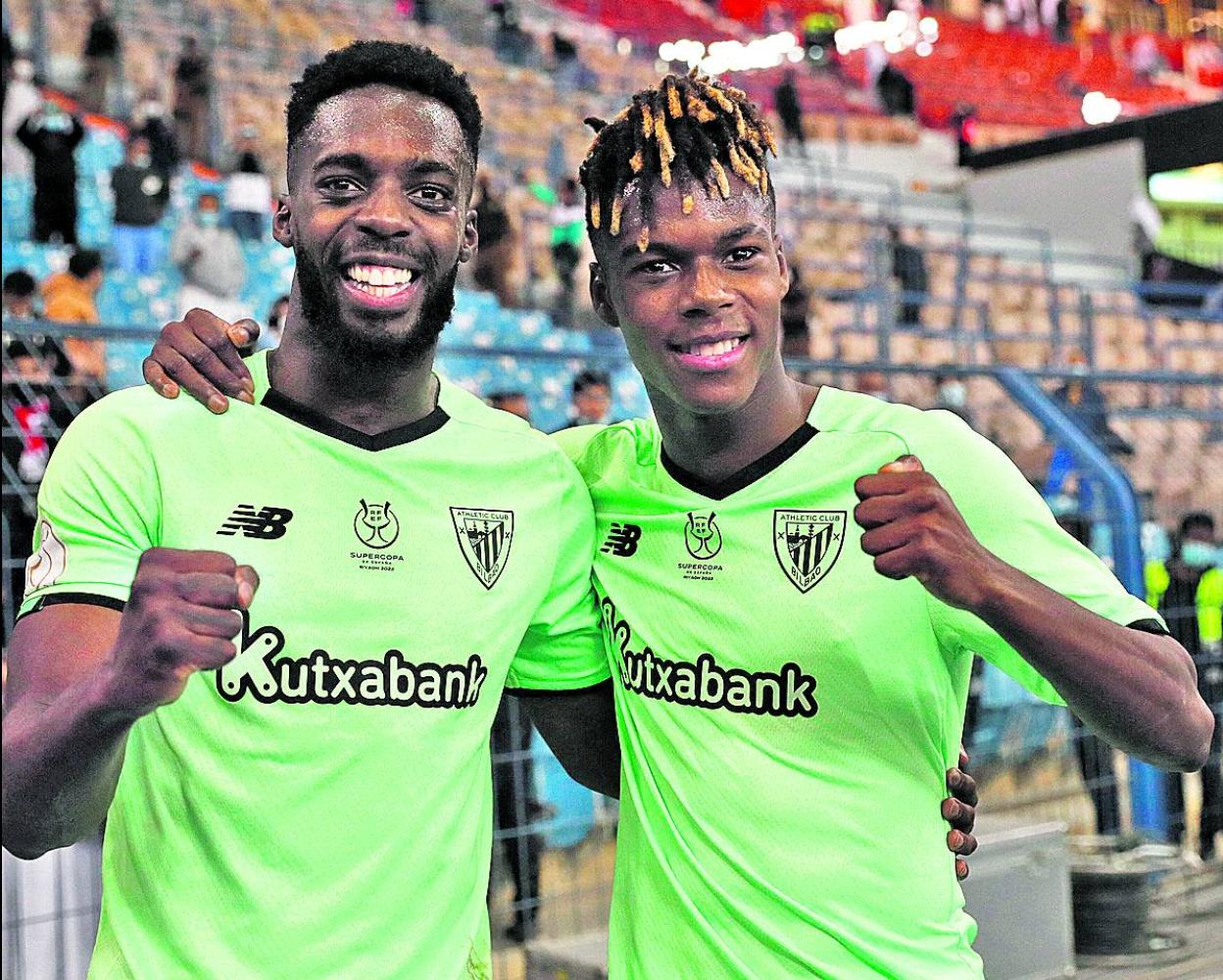 Los Williams celebran el pase a la final de la Supercopa ante el Atlético tras el gol de Nico. 