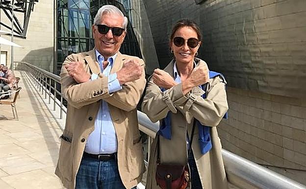 Mario Vargas Llosa e Isabel Preysler disfrutan de Bilbao en una de sus escapadas.