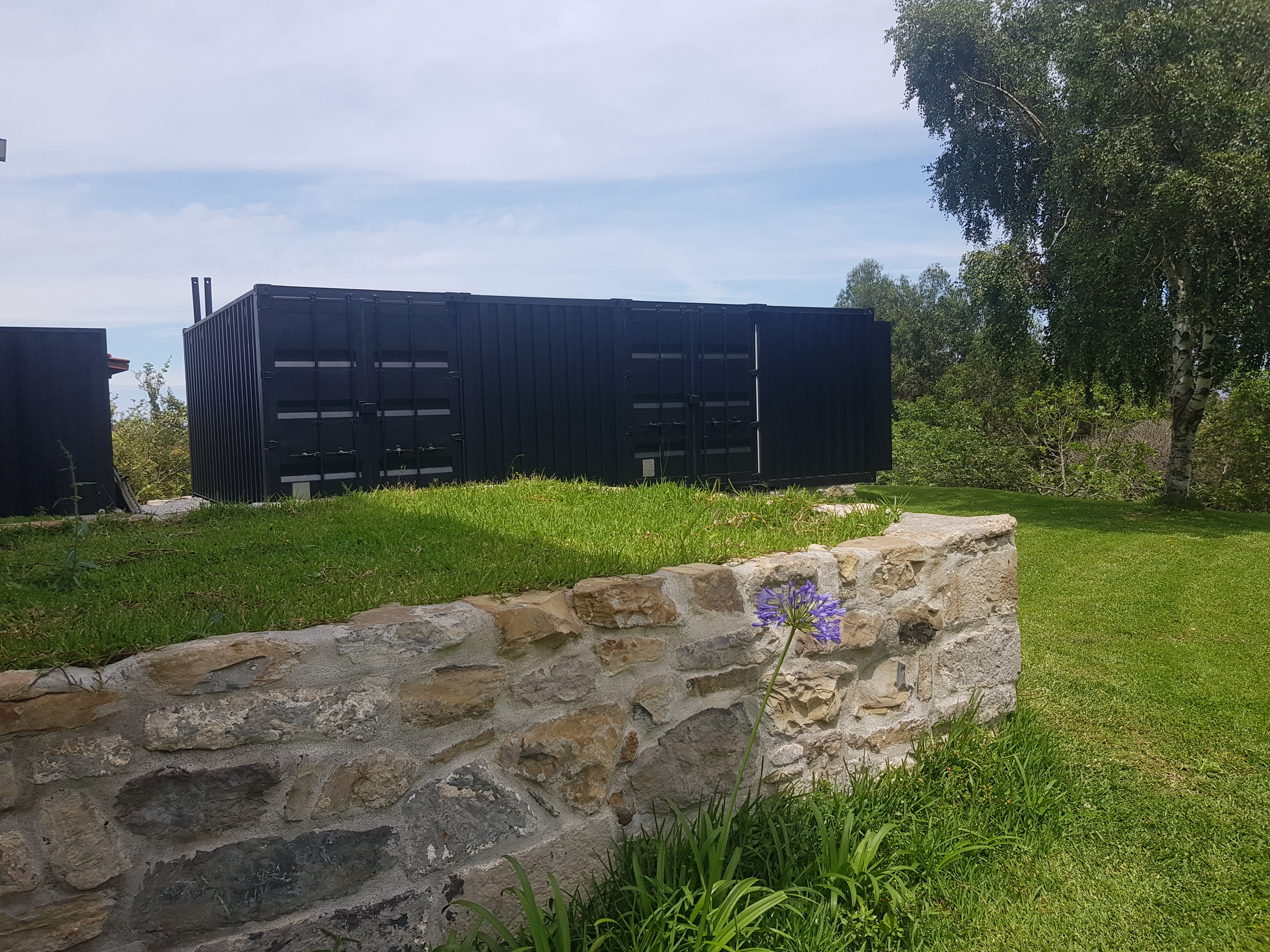 Fotos: &#039;Txokontenedor&#039;, el curioso txoko de un bilbaíno construido con contenedores de transporte marítimo