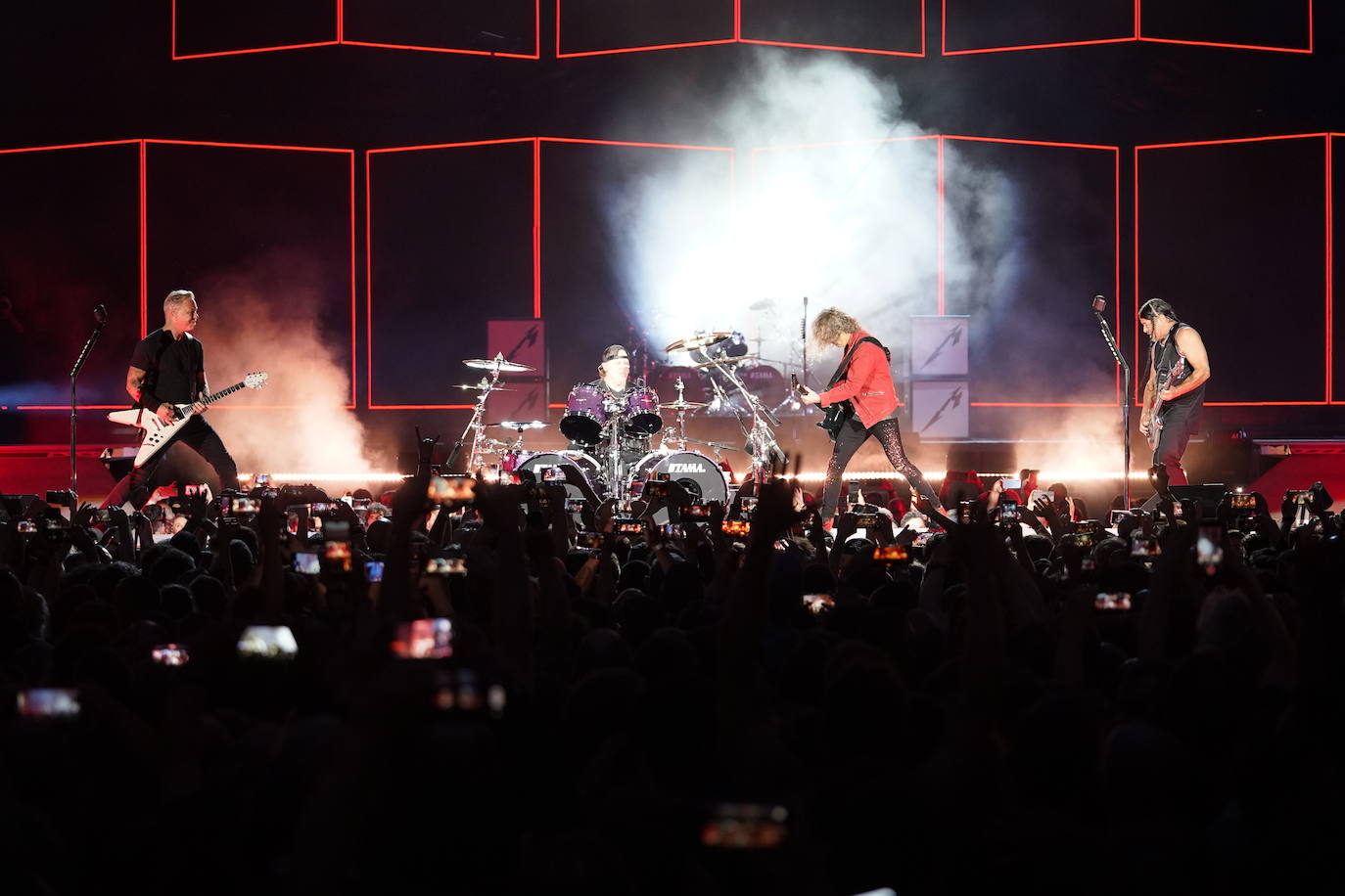 Fotos: El rock inmortal de Metallica inunda San Mamés