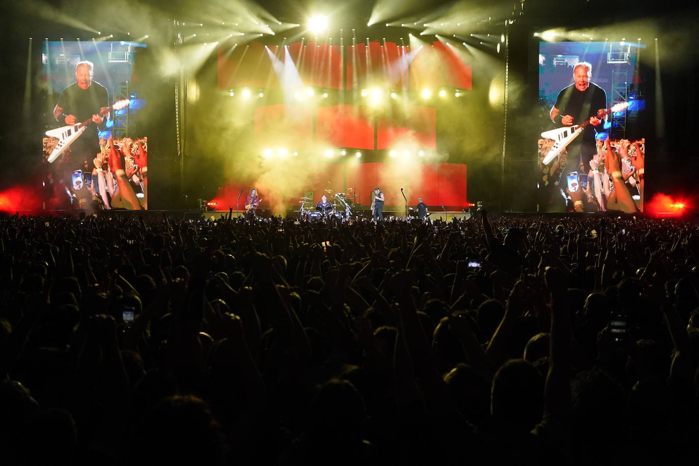 Fotos: El rock inmortal de Metallica inunda San Mamés