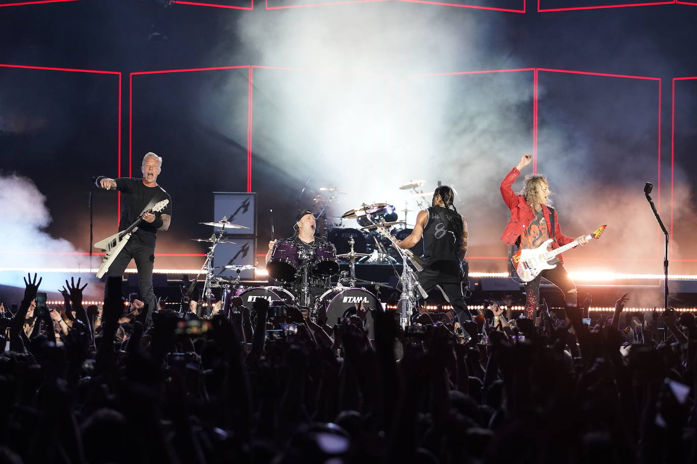 Fotos: El rock inmortal de Metallica inunda San Mamés