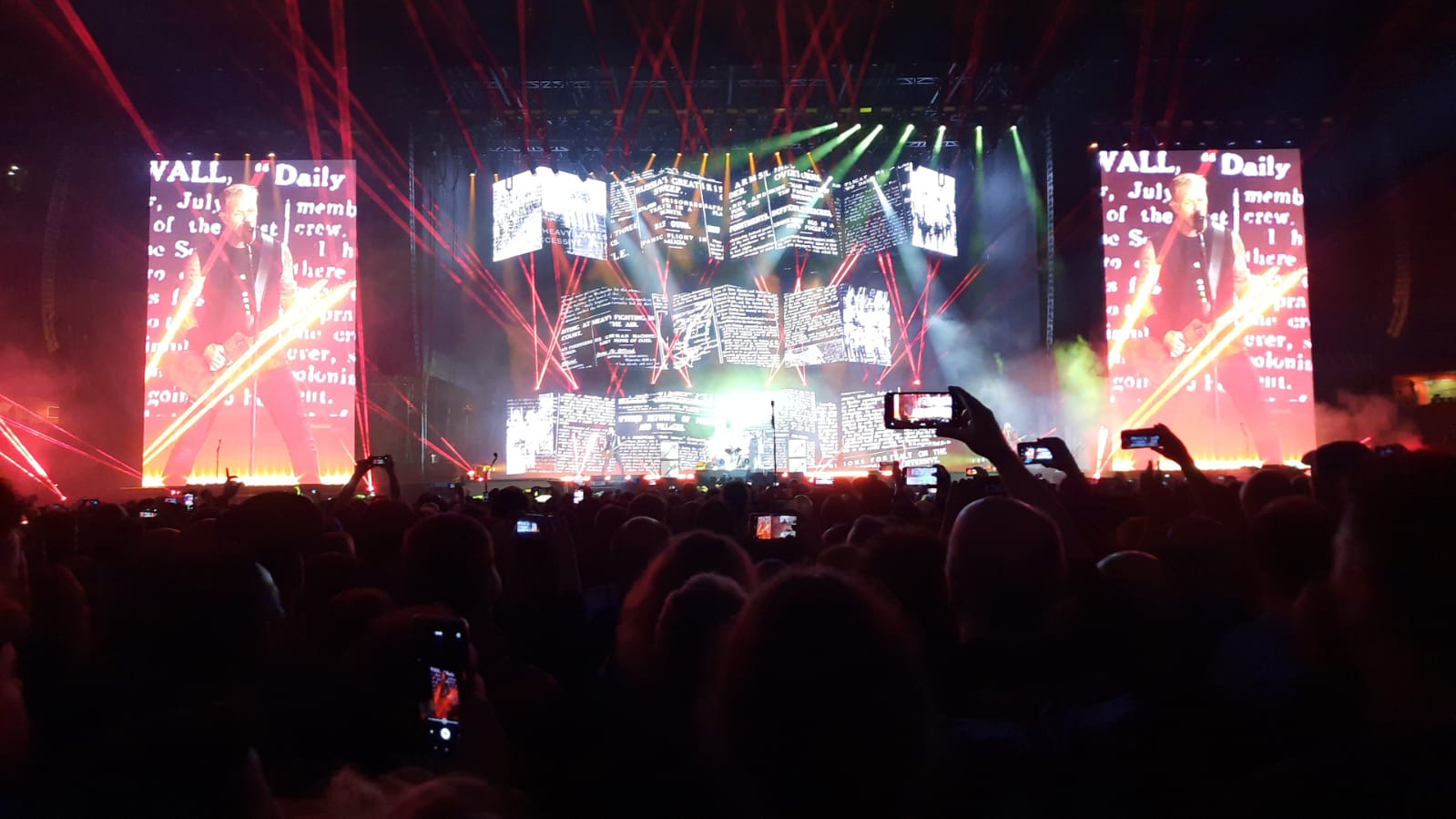 Fotos: El rock inmortal de Metallica inunda San Mamés