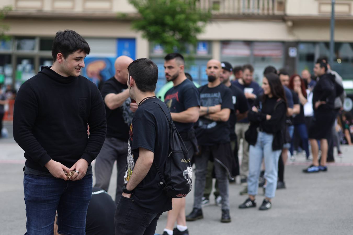 Fotos: Gran ambiente en San Mamés para el concierto de Metallica con petición de matrimonio incluida