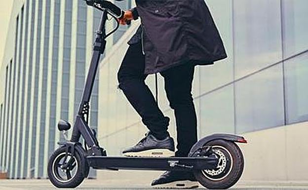 Aluvión de multas de la DGT este verano por el uso de los patinetes eléctricos