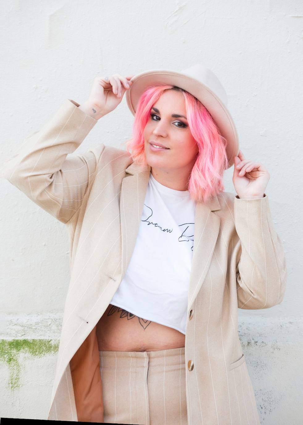 Fotos: Nekane, la modelo &#039;curvy&#039; bilbaína con el pelo rosa que pasó de odiar su cuerpo a triunfar en la moda