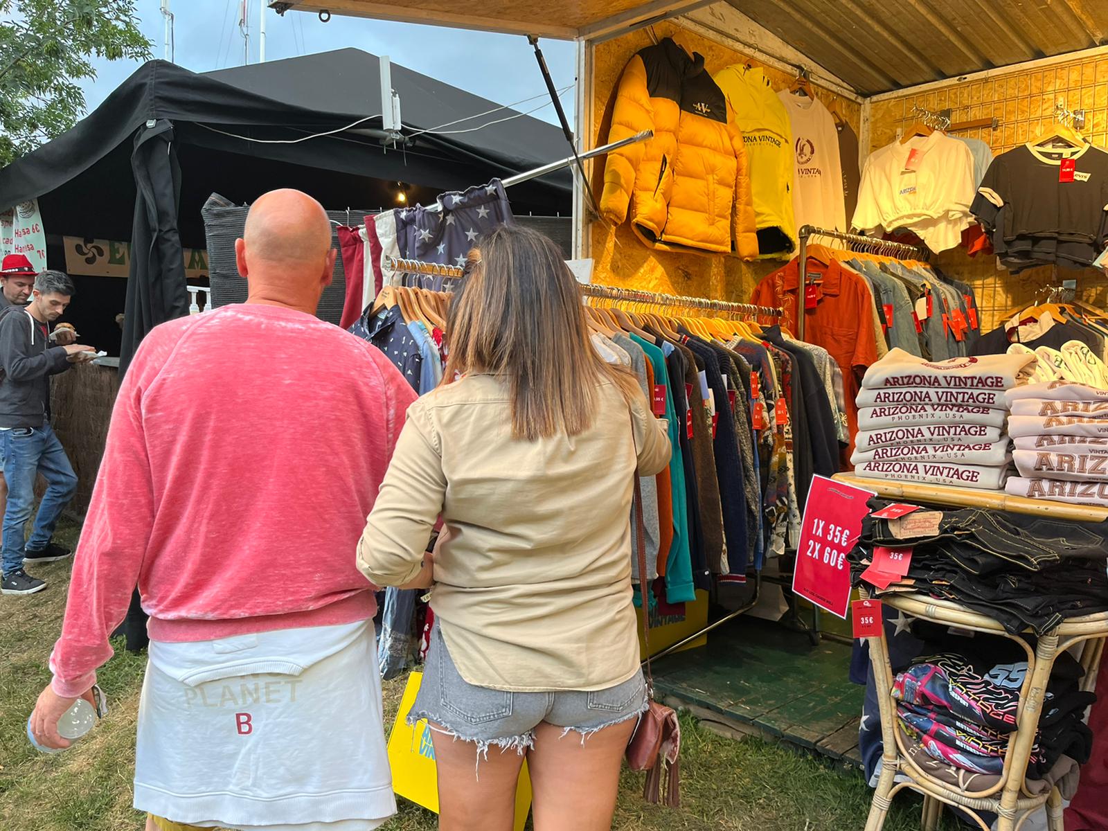 Fotos: Arizona Vintage, el imperio de la ropa de segunda mano bilbaína se instala en el BBK Live